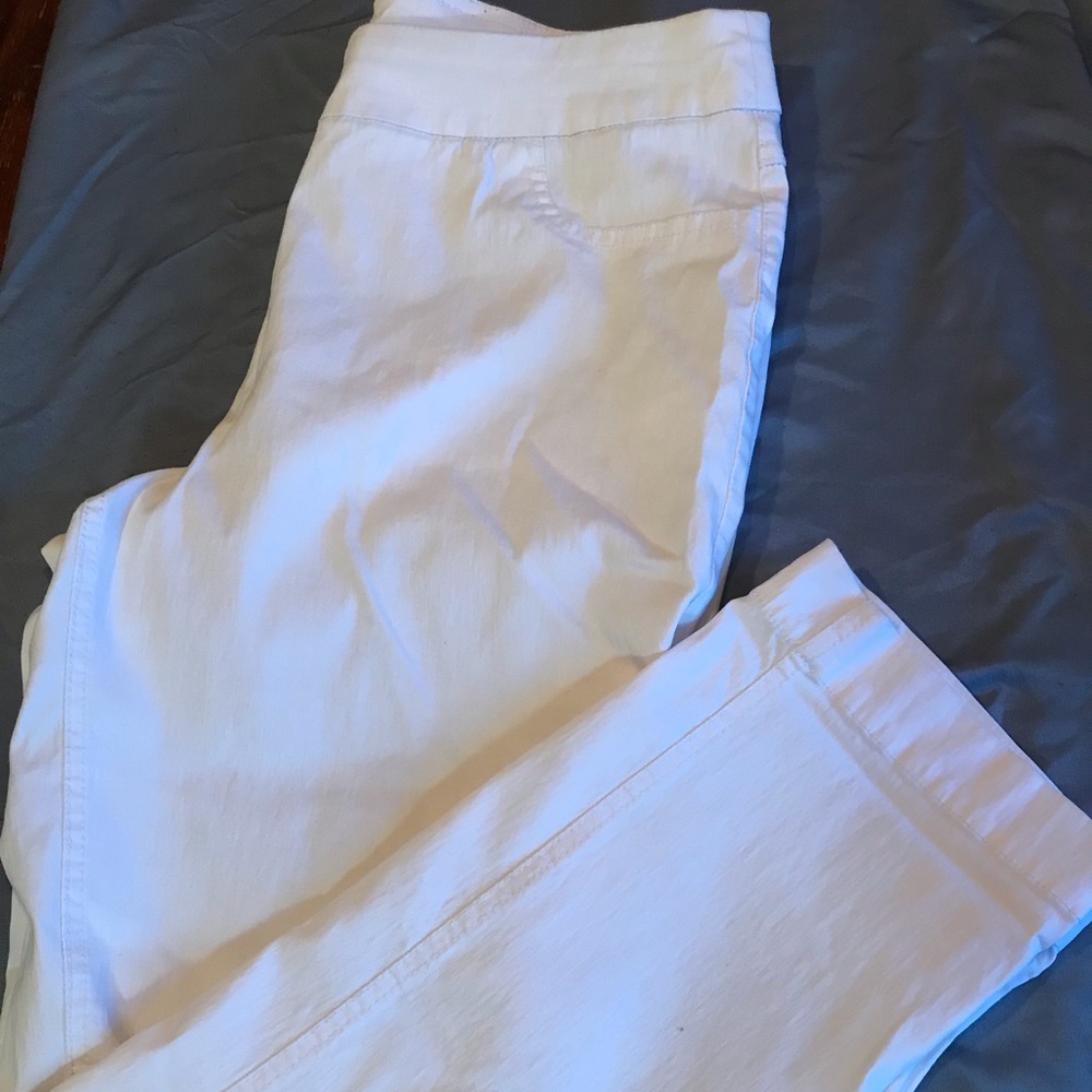 Coldwater Creek white capris